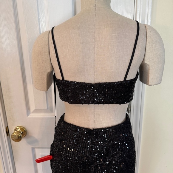 IEENA for Mac Duggal Black Sequin Cutout Gown Size 2 NWT - Picture 5 of 16